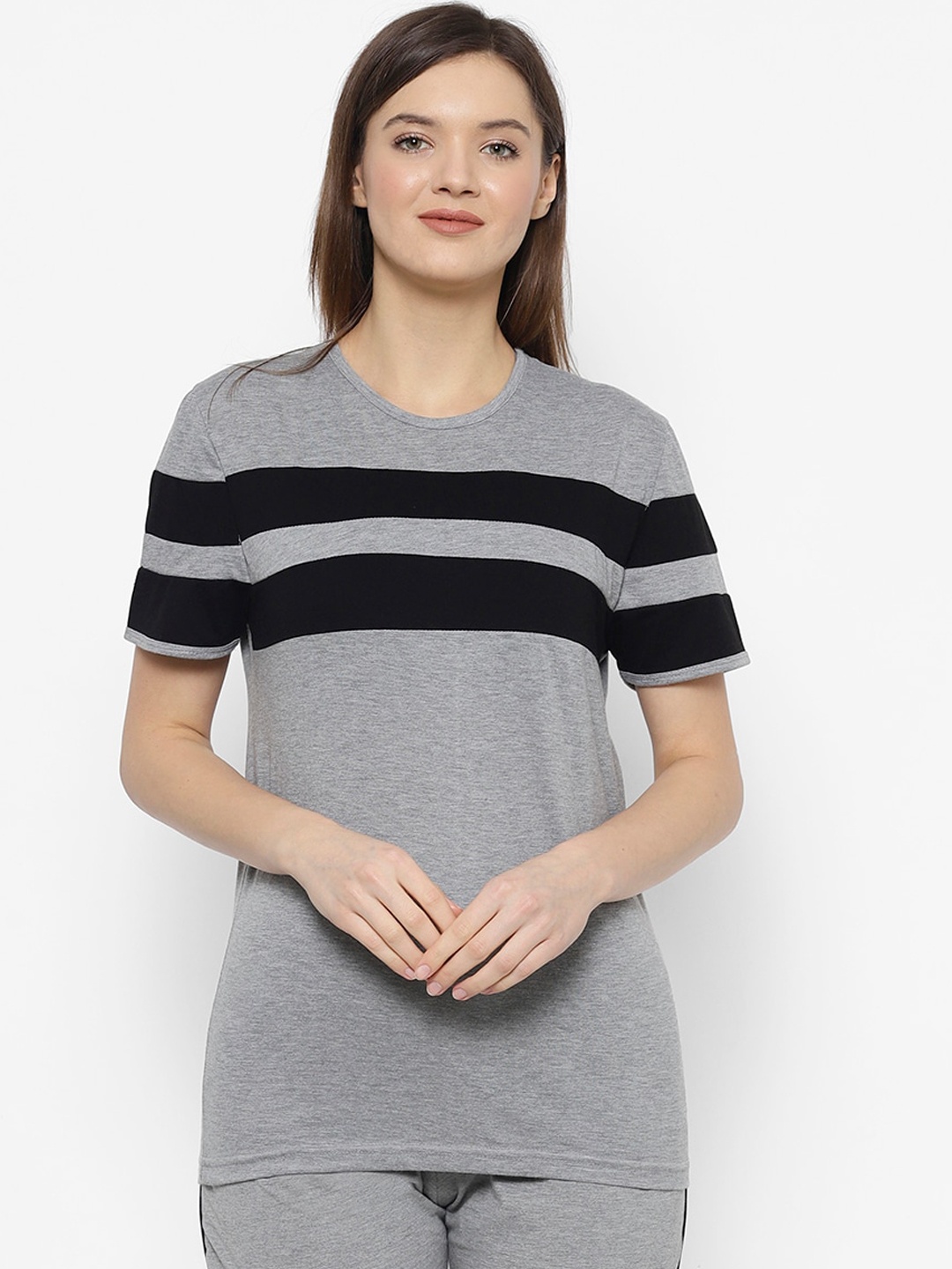 

VIMAL JONNEY Women Grey & Black Colourblocked Night suit