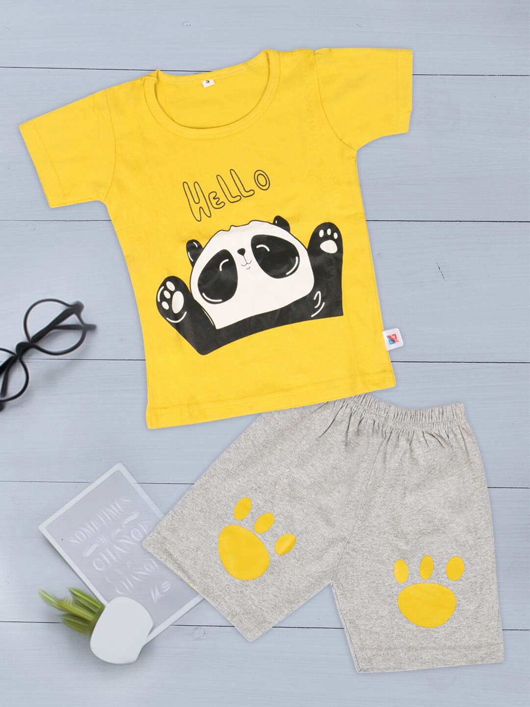 

Fashitale Kids Yellow & Grey Melange Pure Cotton Printed T-shirt with Shorts