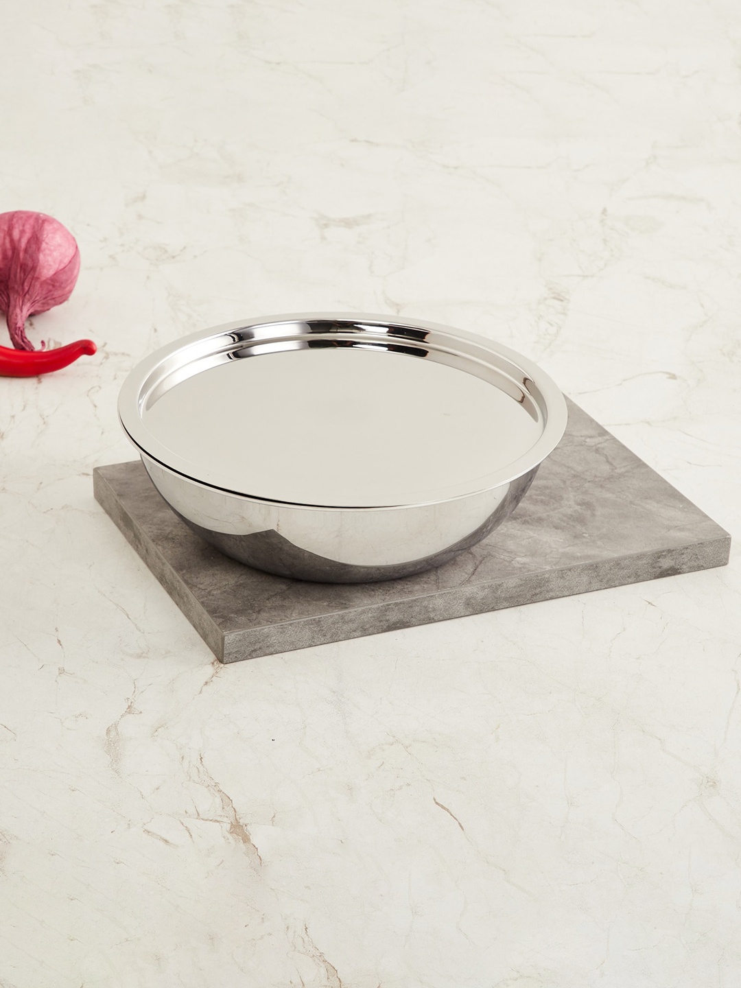 

Home Centre Silver-Toned Chef Special Carin Tasra With Lid