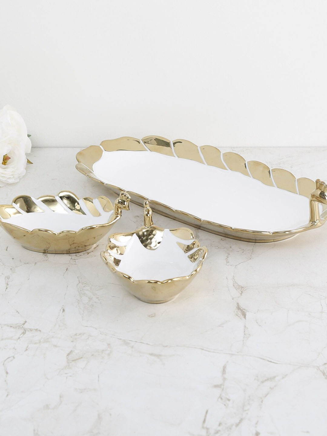 

Homecentre Set of 3 White & Gold-Toned Steller Peacock Platter