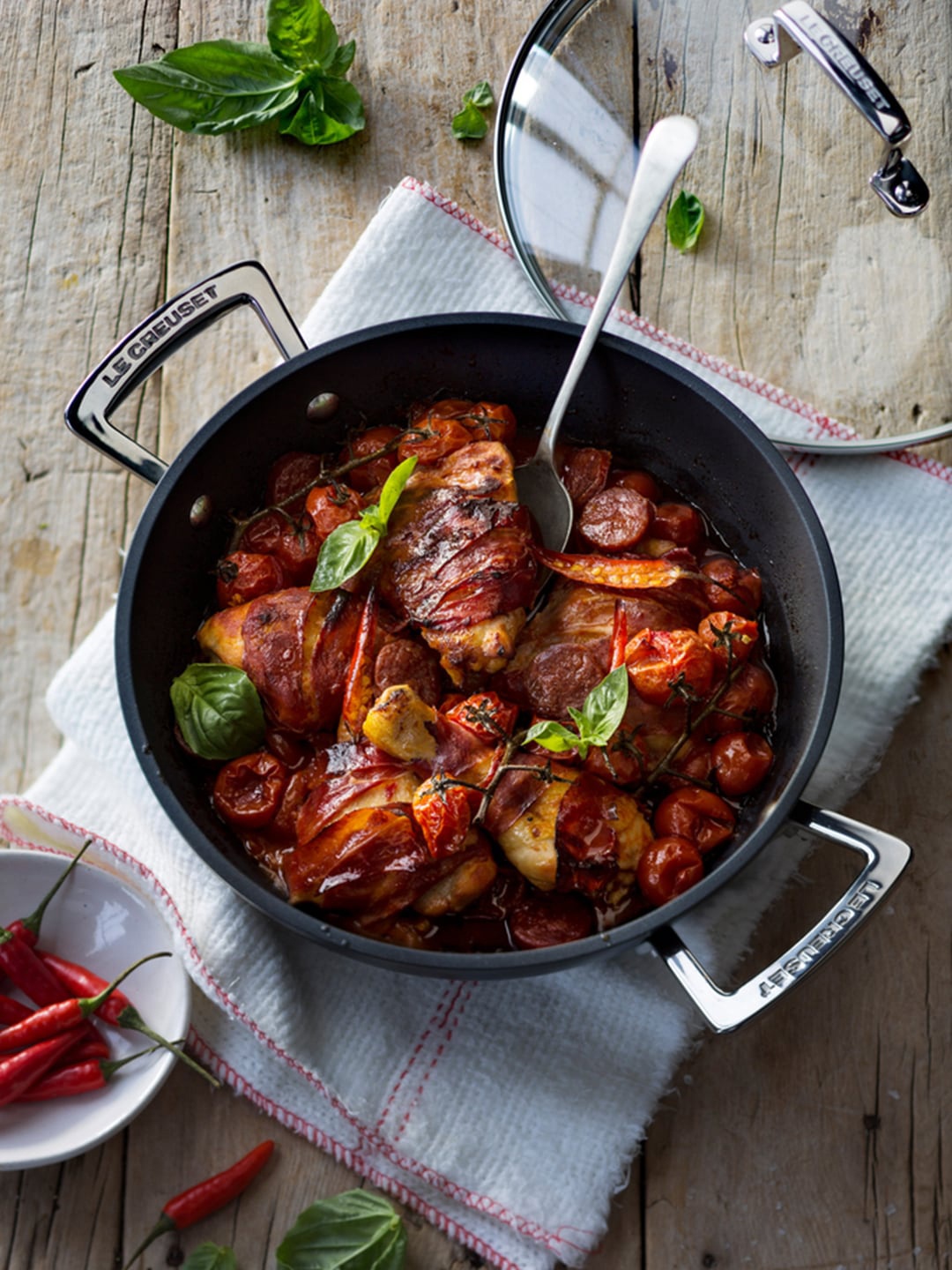 

LE CREUSET Silver-Toned & Black Solid Shallow Frying Pan