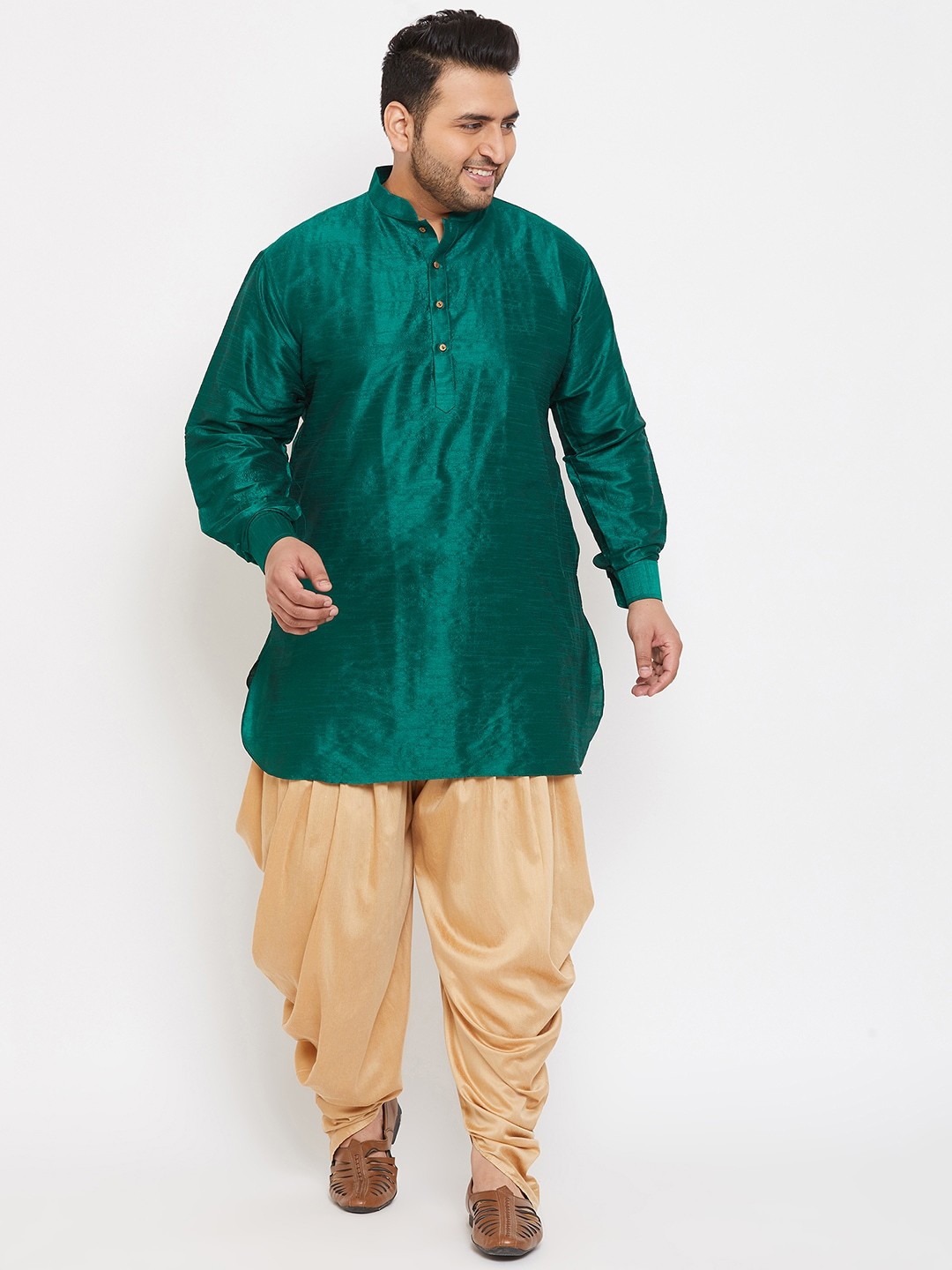 

VASTRAMAY Men Green Angrakha Kurta with Patiala