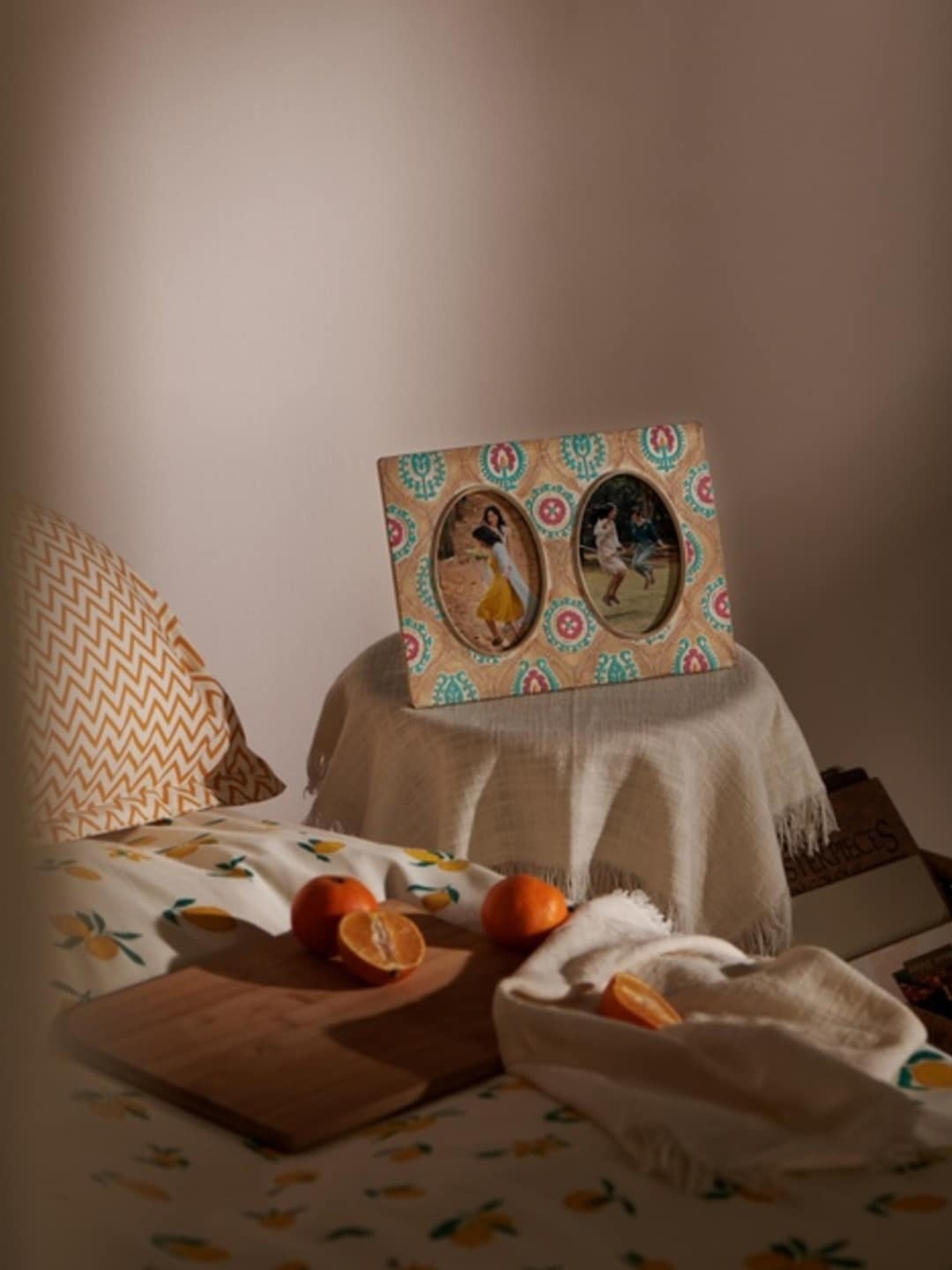 

Chumbak Beige & Yellow Marrakech Vintage Photo Frame