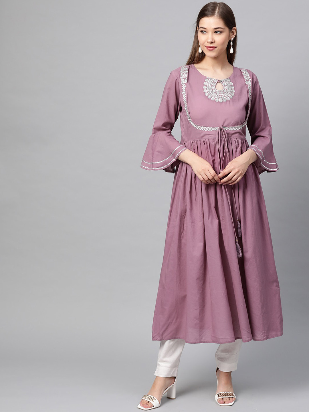 

Varanga Women Mauve Ethnic Motifs Embroidered Keyhole Neck Bell Sleeves Thread Work Kurta