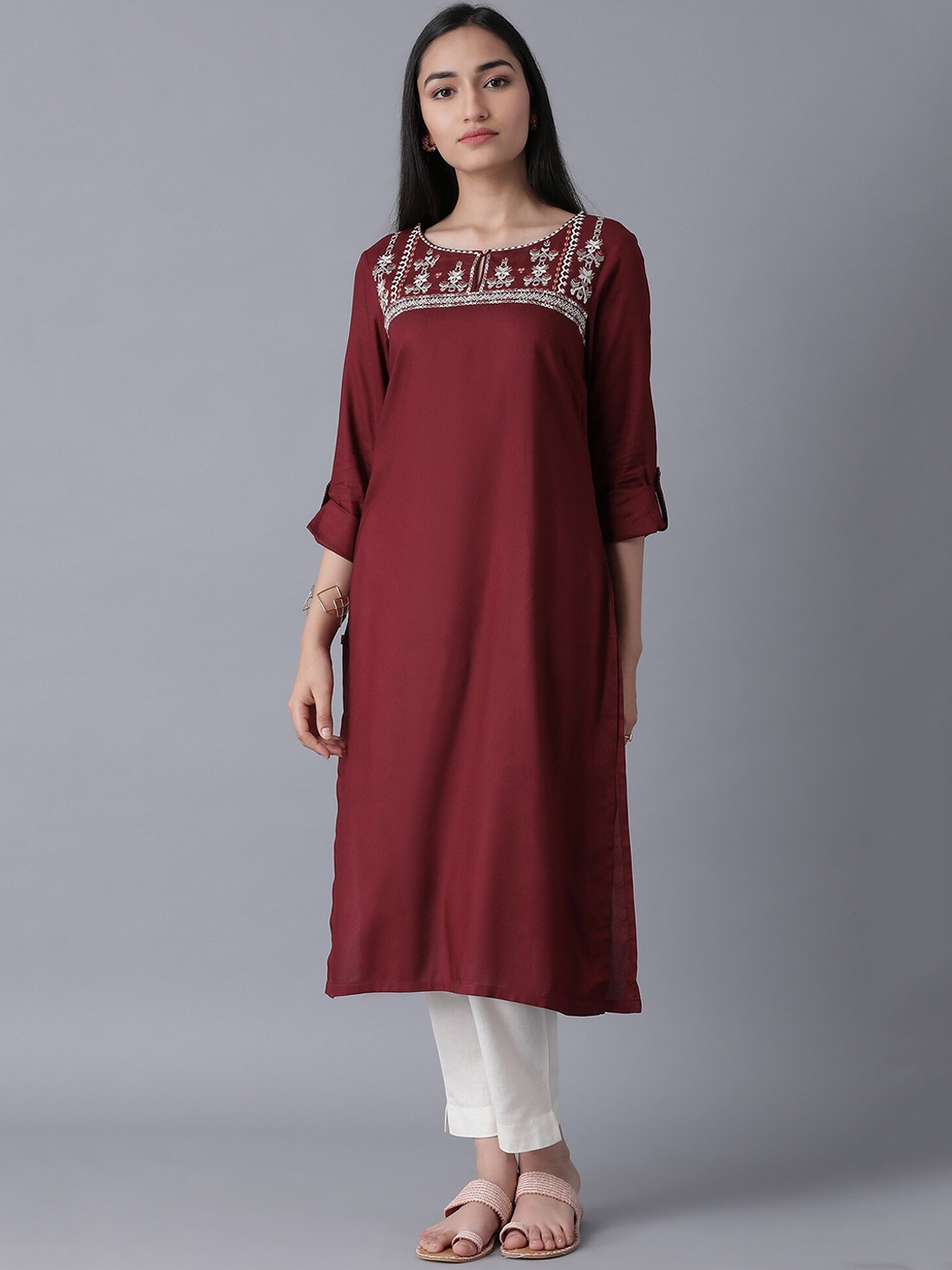 W Women Maroon Embroidered Thread Work Kurta