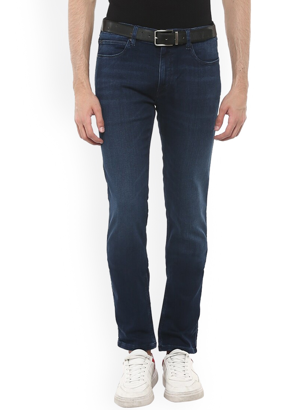 

HUGO Men Blue Light Fade Dark Shade Clean Look Stretchable Jeans