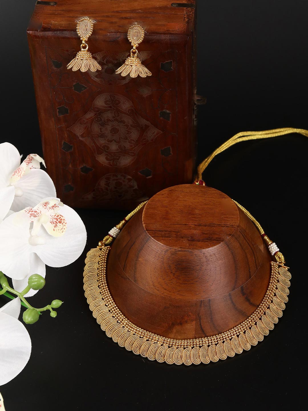 

Priyaasi Gold-Plated Handcrafted Traditional Jewellery Set