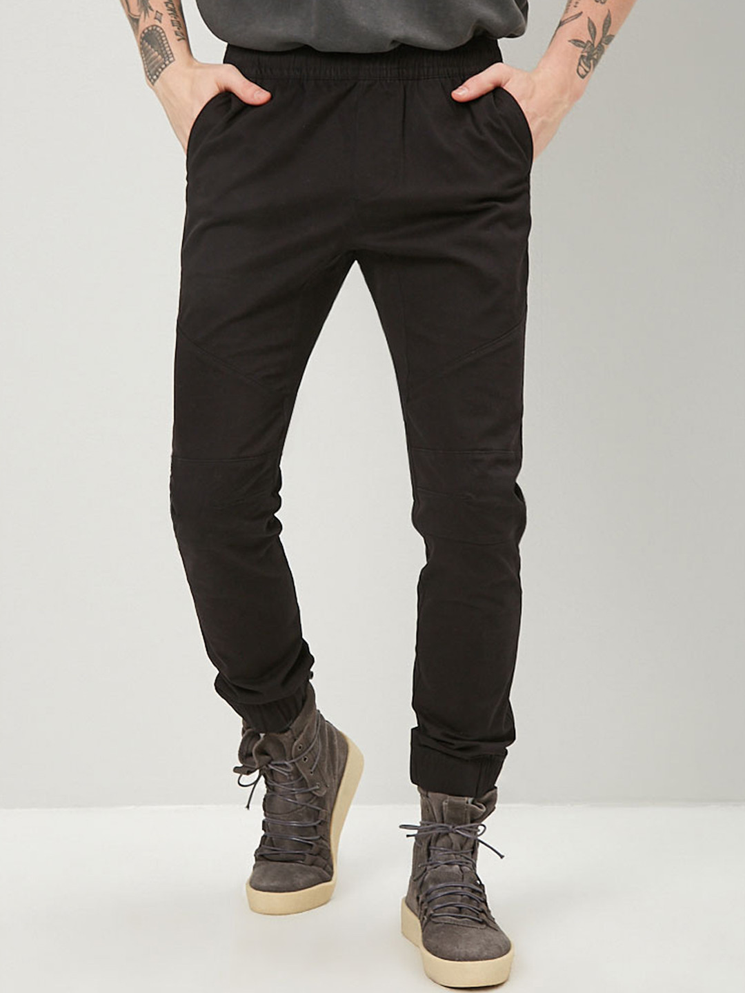 

FOREVER 21 Men Black Joggers Trousers