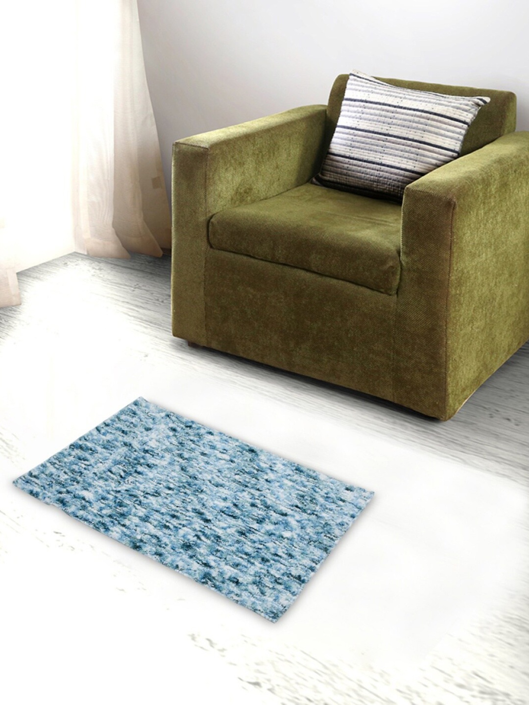 

Home Centre Blue & White Geometric Printed Exotica Cross Hatch Micro Fibre Floor Mat