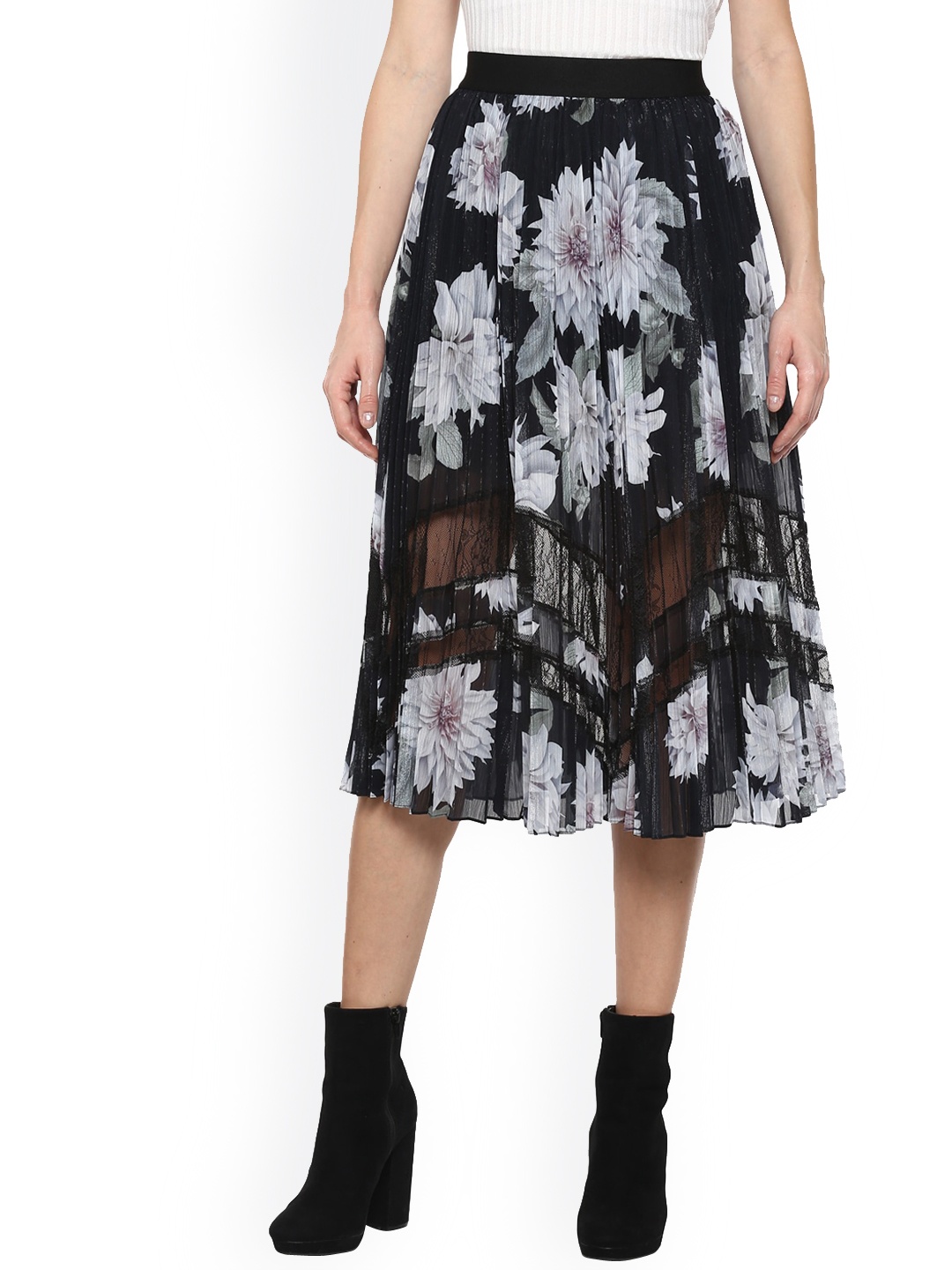 

Ted Baker Women Black & White Floral Printed Flared Maxi Skirt