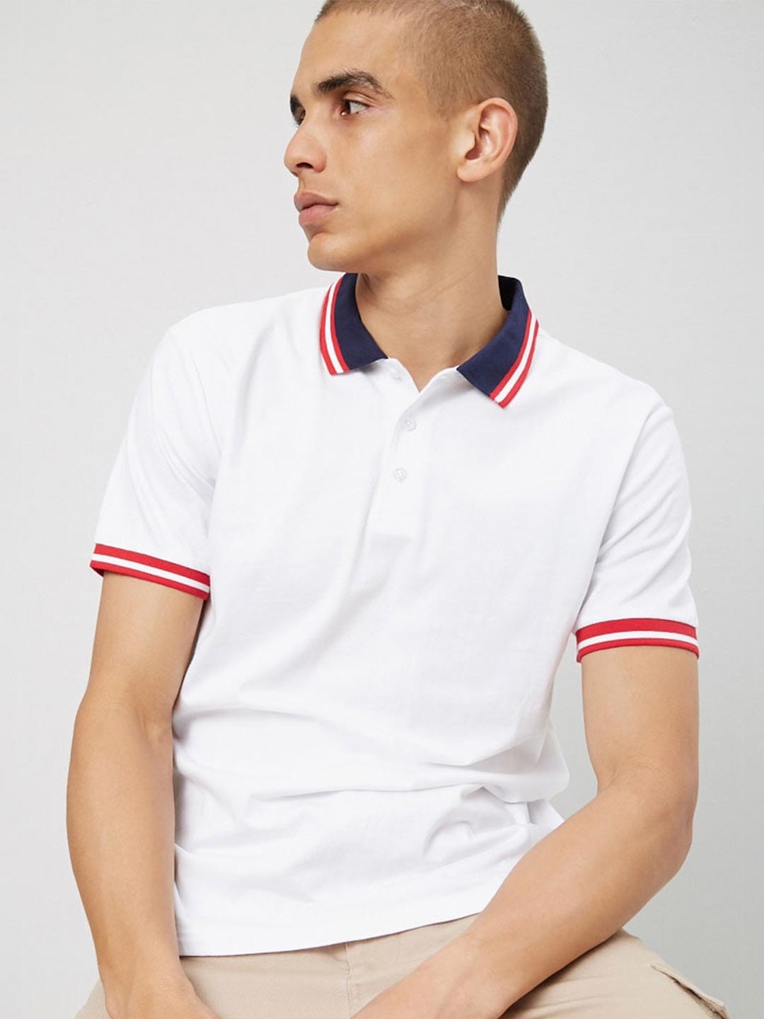 

FOREVER 21 Men White & Navy Blue Polo Collar T-shirt