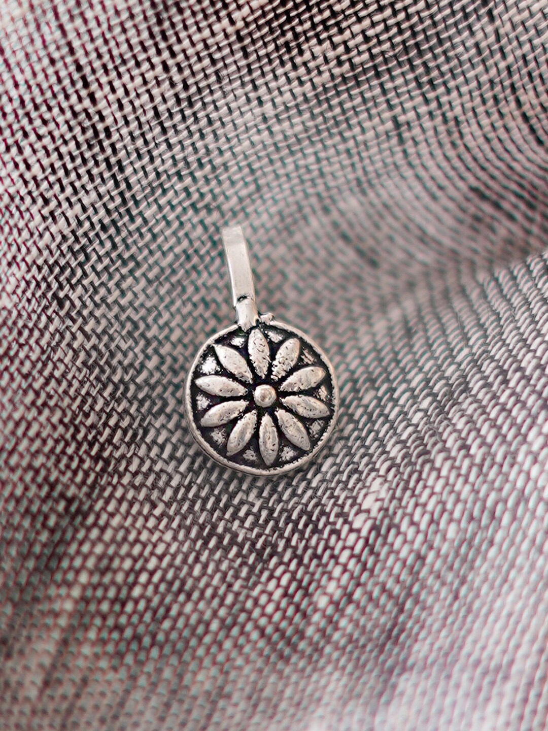 

TEEJH Oxidised Silver-Toned Clip-On Nosepin