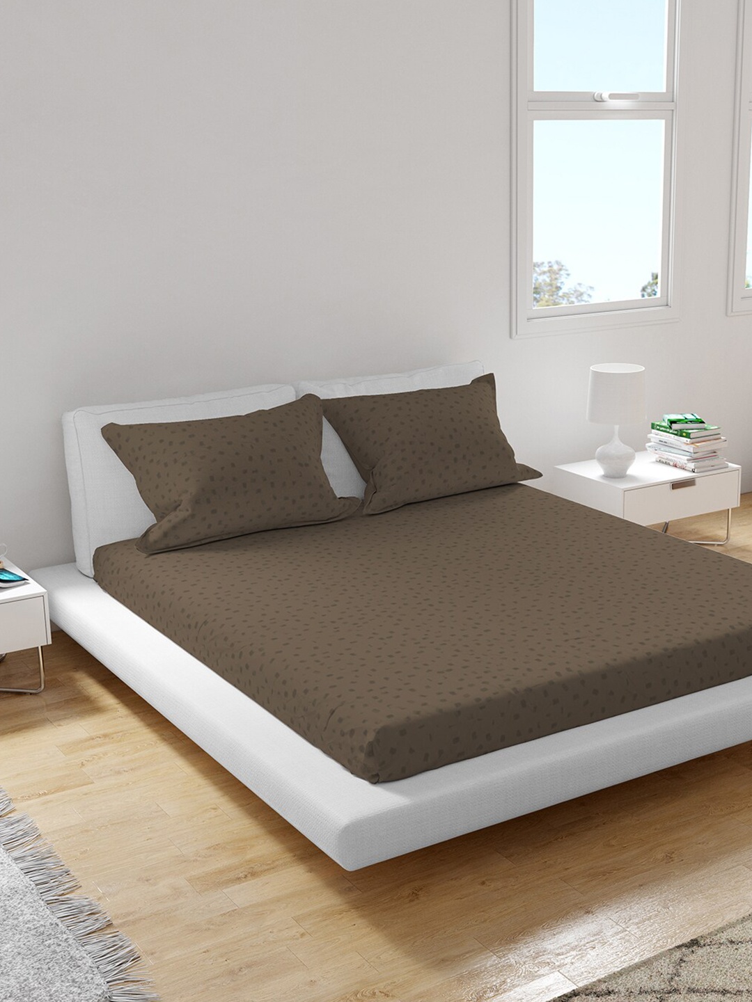 

Himeya Brown Geometric 300 TC King Sustainable Bedsheet with 2 Pillow Covers