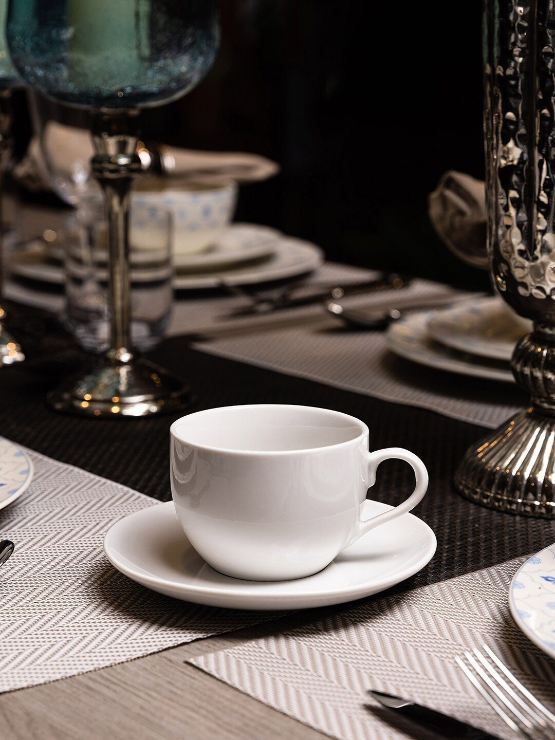 

Pure Home and Living 6 Pieces Cream-Coloured Solid Porcelain Tea Cup & Saucer Set