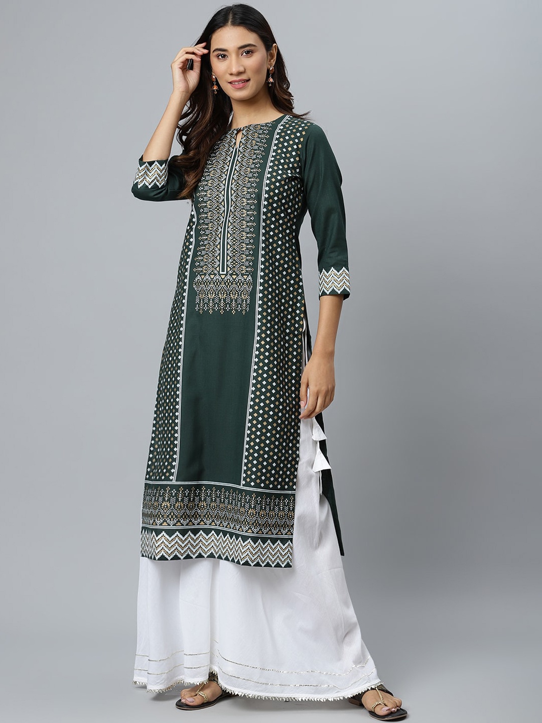 

Gerua By Libas Women Green Geometric Printed Keyhole Neck Kurta