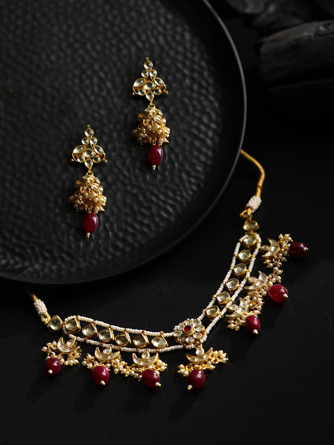 

Priyaasi Gold-Plated White & Maroon Kundan & Ruby-Studded & Beaded Handcrafted Jewellery Set