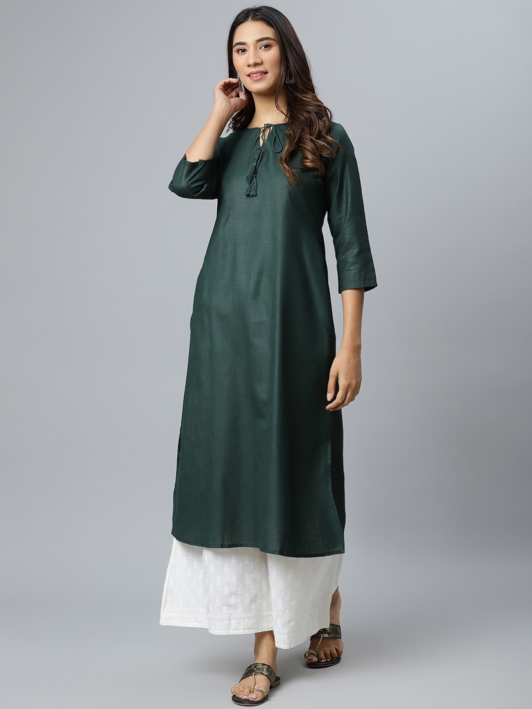 

Gerua By Libas Women Green Keyhole Neck Kurta
