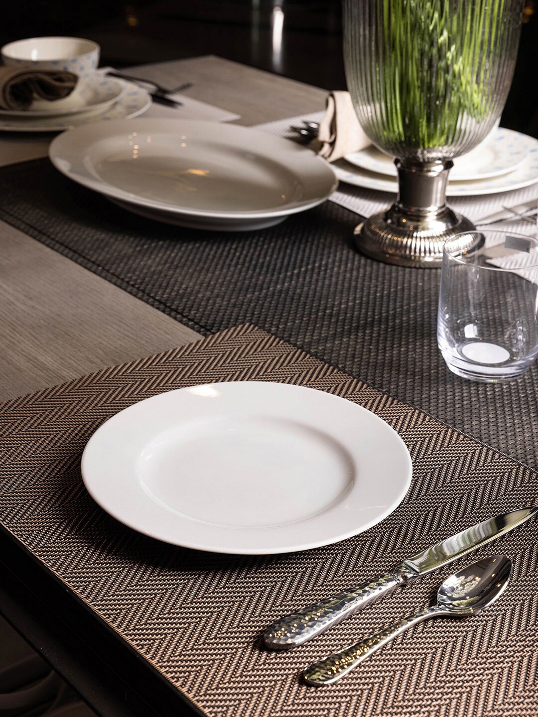 

Pure Home and Living Set Of 4 White Classic Porcelain Dessert Plates