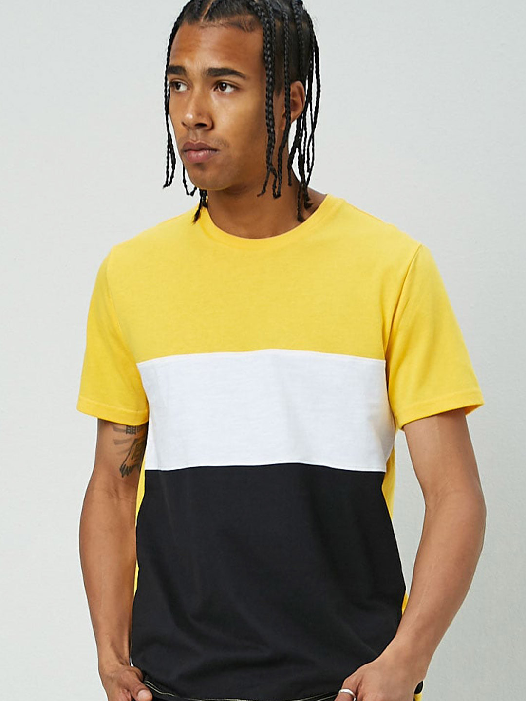 

FOREVER 21 Men Multi Colourblocked Mandarin Collar T-shirt