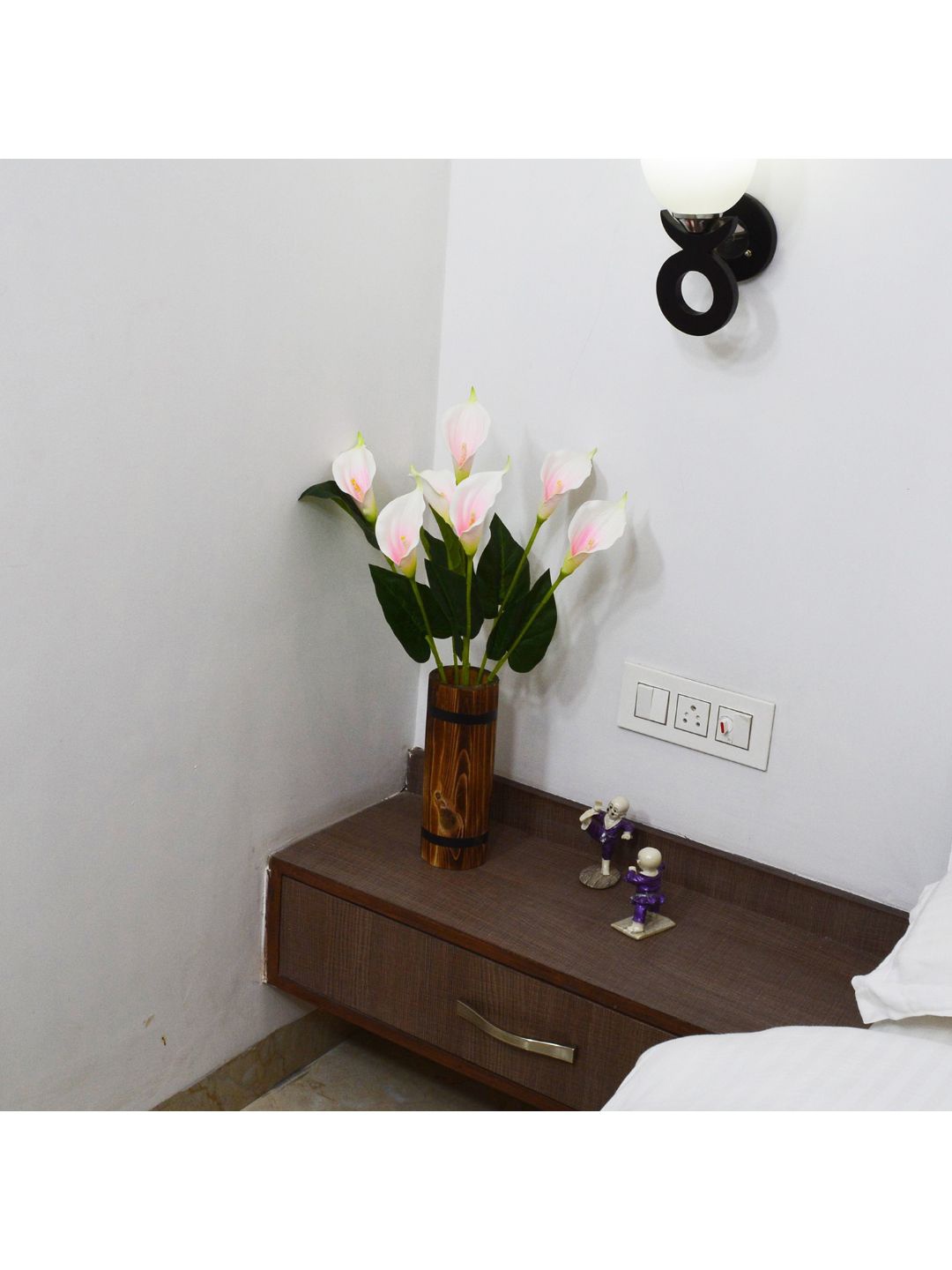 

fancy mart Pink & Green Artificial Calla Lilly Stick With Wooden Pot