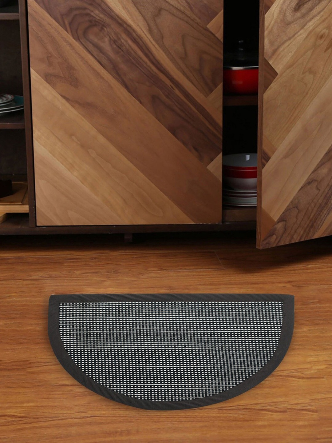 

Home Centre Black & Grey Windsor Cloud Textured Foldable Kitchen Floor Mat