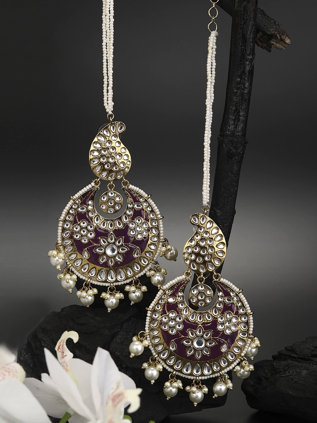 

Priyaasi Maroon & Gold-Plated Kundan Paisley Shaped Drop Earrings