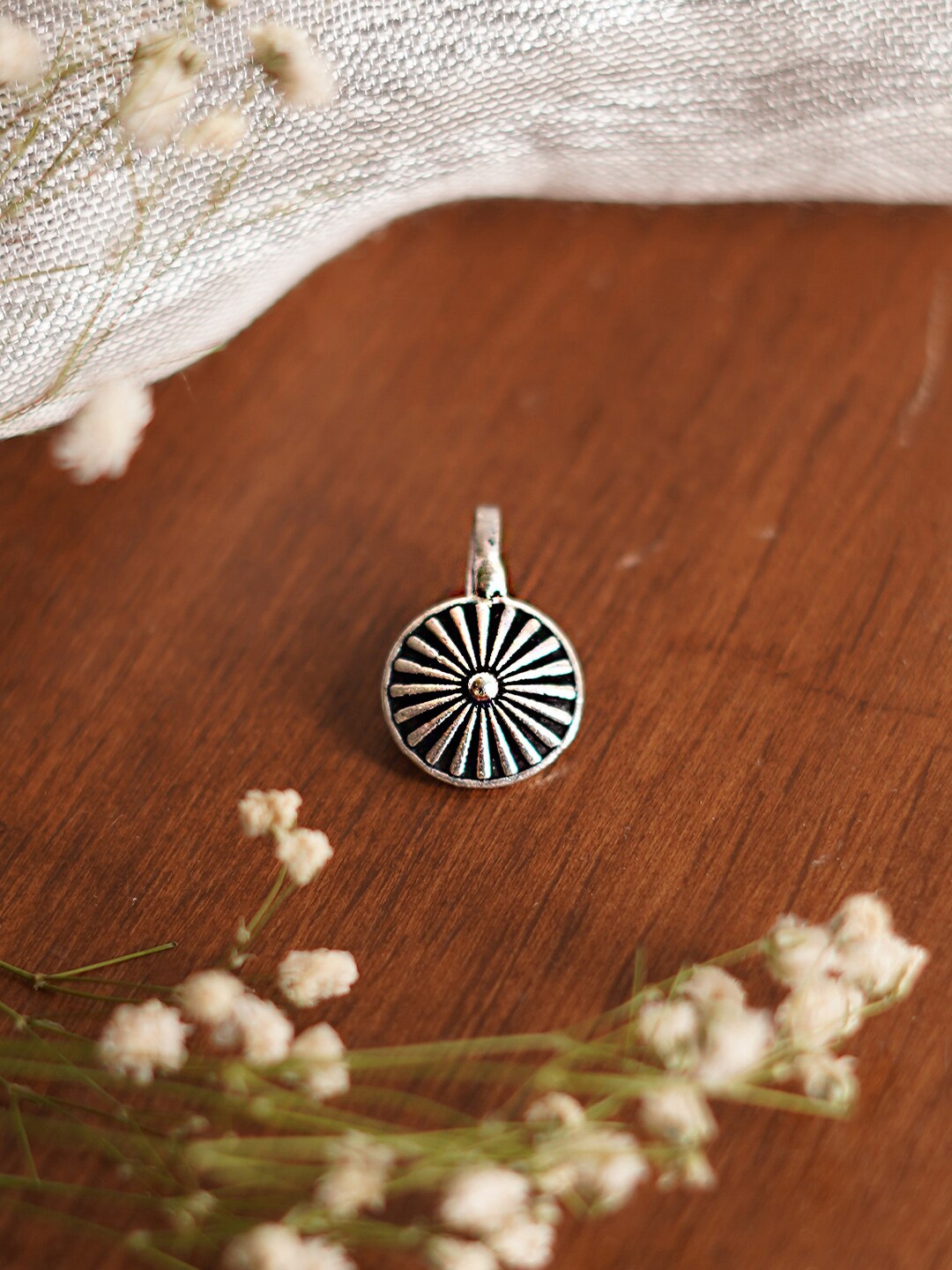 

TEEJH Oxidised Silver-Toned & Black Clip-On Nosepin