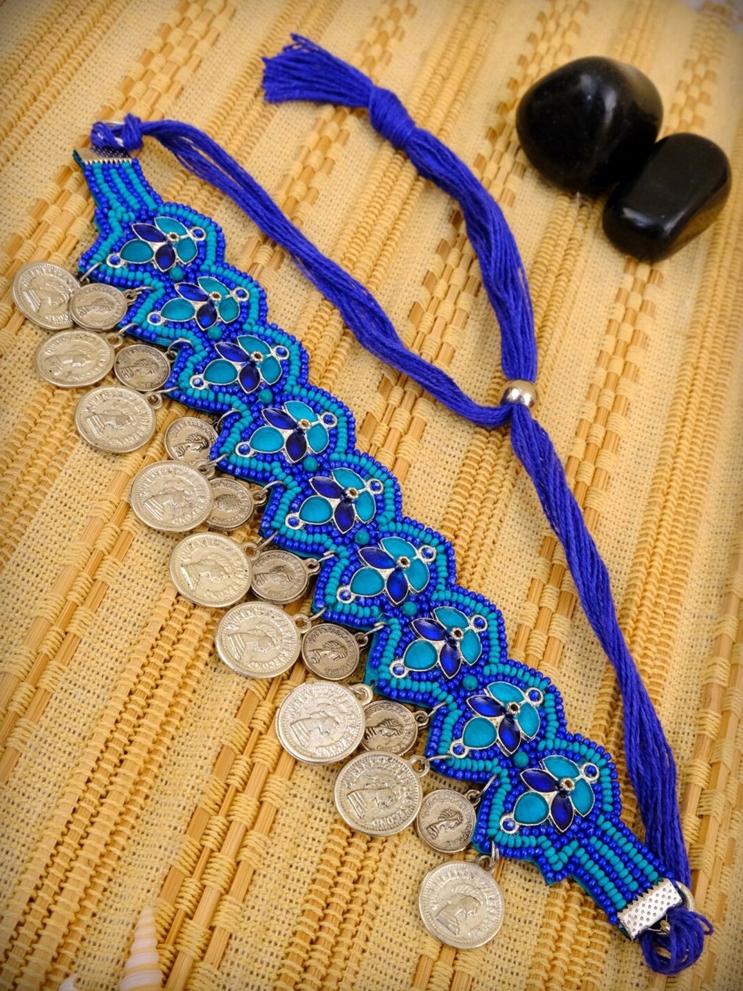 Crunchy Fashion Blue & Silver-Toned Antique Choker Necklace