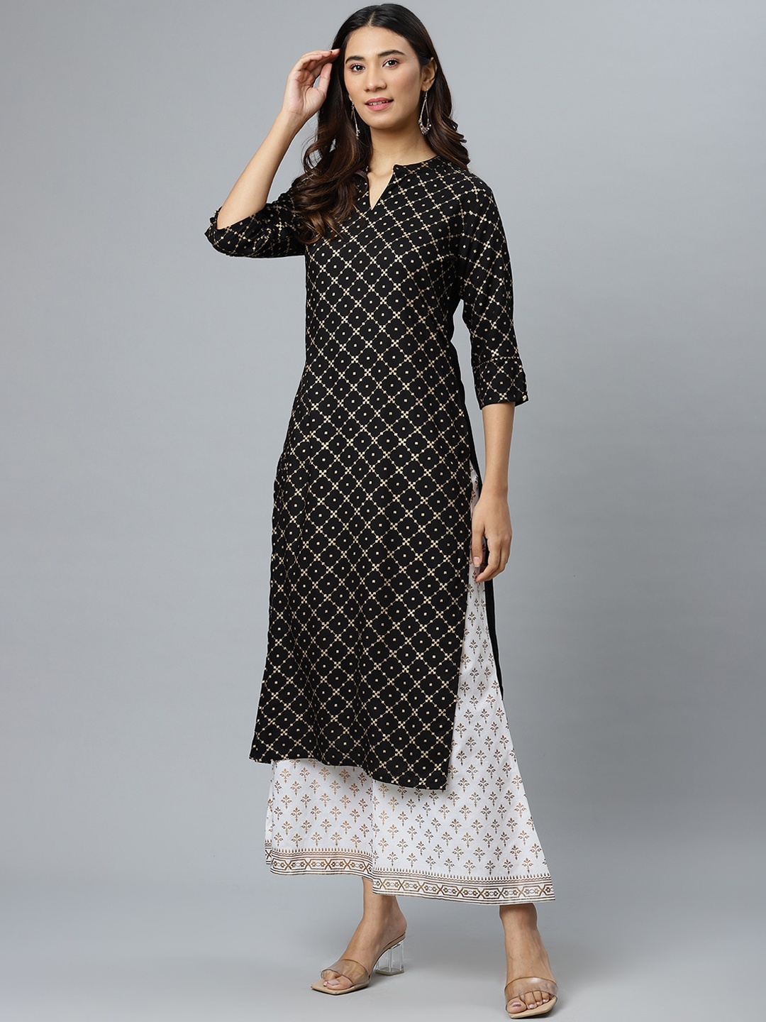 

Gerua By Libas Women Black Geometric Printed Straight Kurta