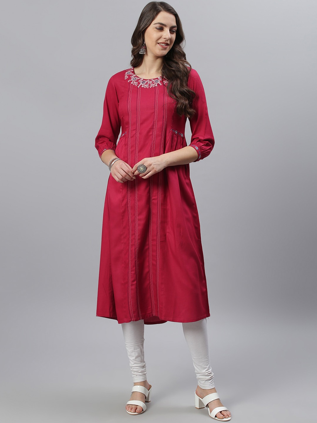 

Azira Women Maroon Embroidered Thread Work Kurta