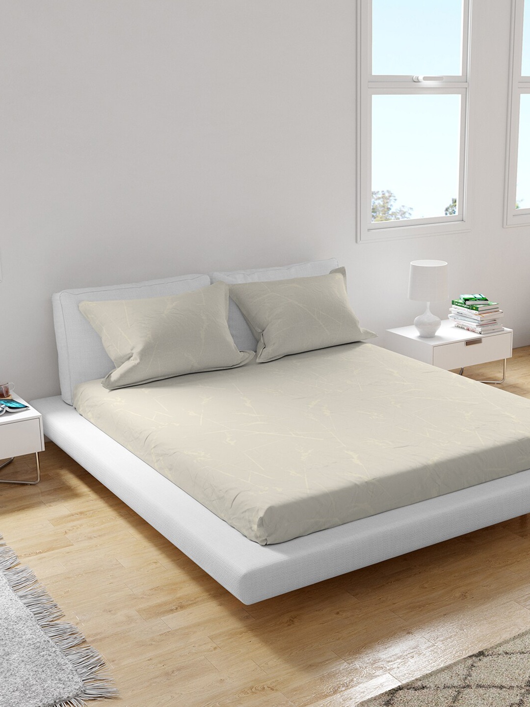 

Himeya Off White 300 Cotton TC King Sustainable Bedsheet with 2 Pillow Covers