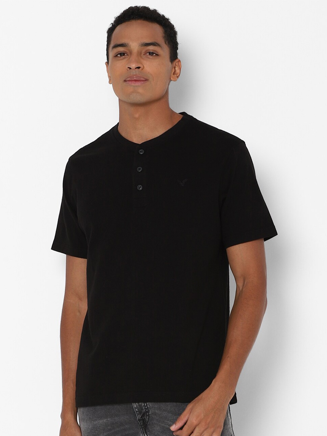 

AMERICAN EAGLE OUTFITTERS Men Black Henley Neck T-shirt