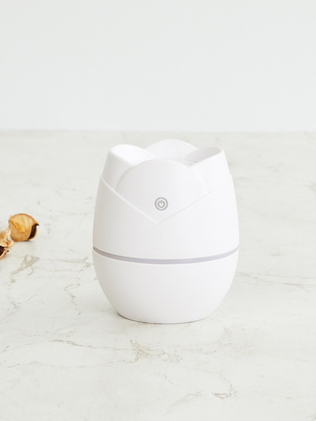 

Home Centre White Solid Hobart Microporous Aroma Diffuser