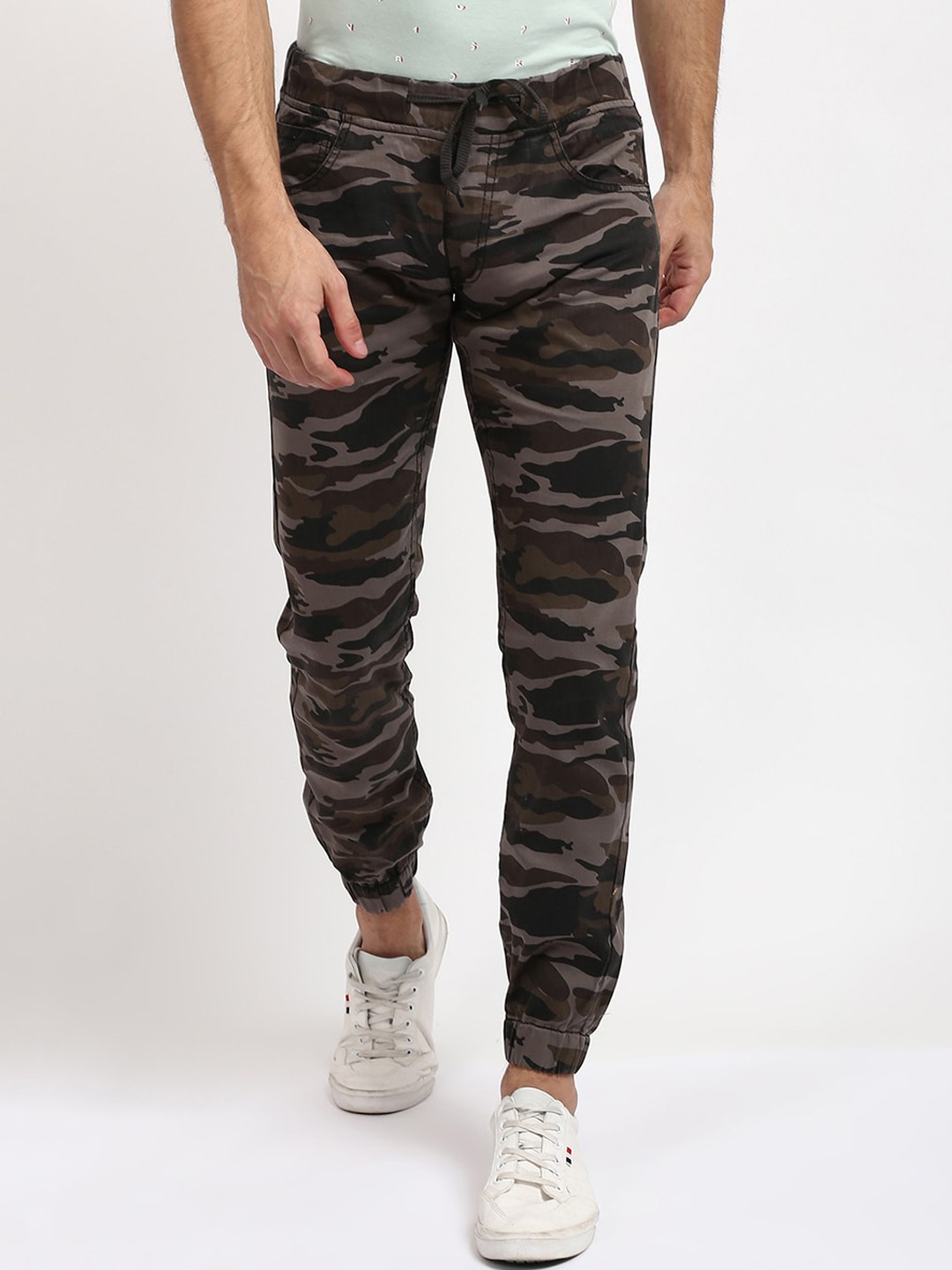 

V2 Value & Variety Men Brown & Beige Camouflage Printed Cotton Joggers