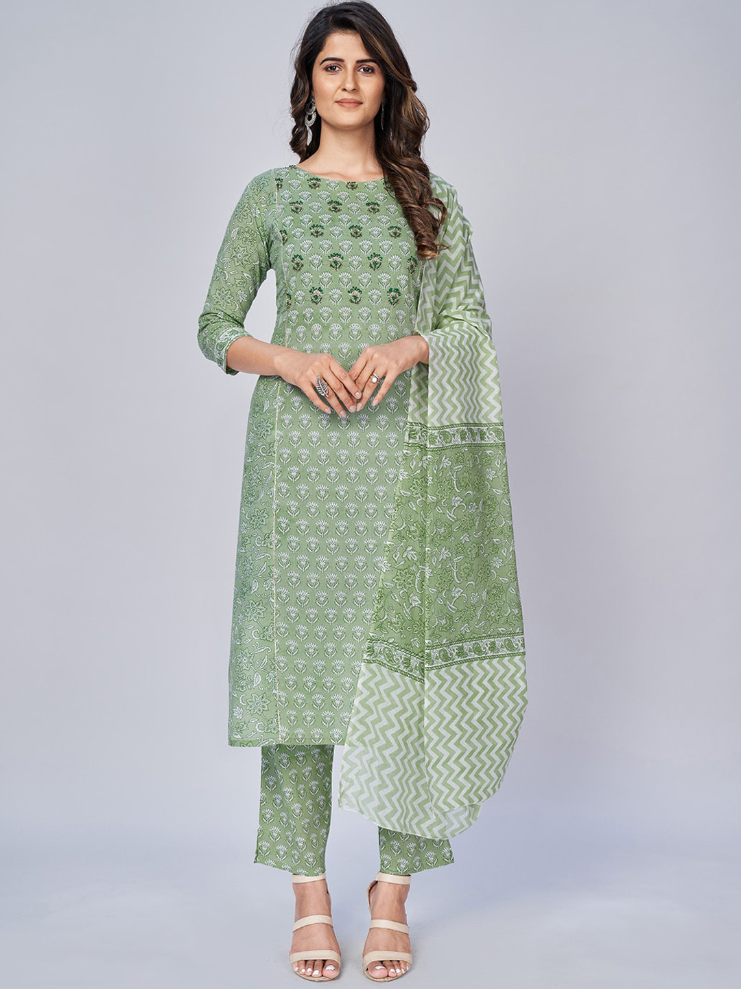 

Vbuyz Women Green Floral Printed & Sequinned Cotton Panelled Kurta with Trousers & Dupatta