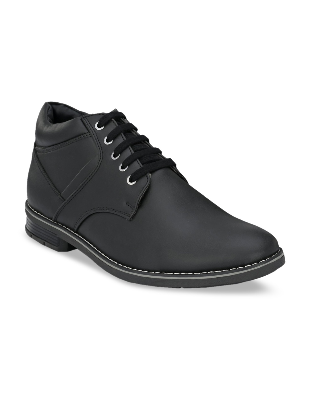 

Roadster Men Black Flat Boots