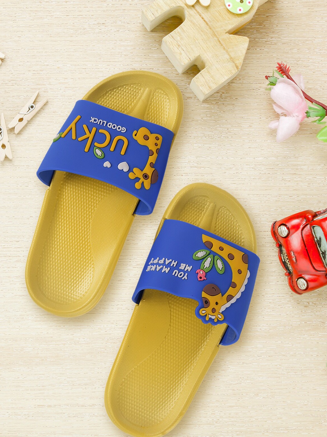 Yellow Bee Boys Yellow & Blue Printed Rubber Sliders