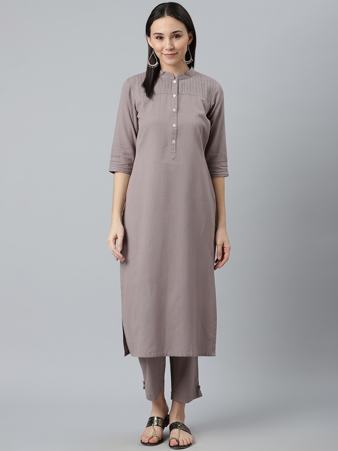 

Libas Women Grey Solid Straight Kurta