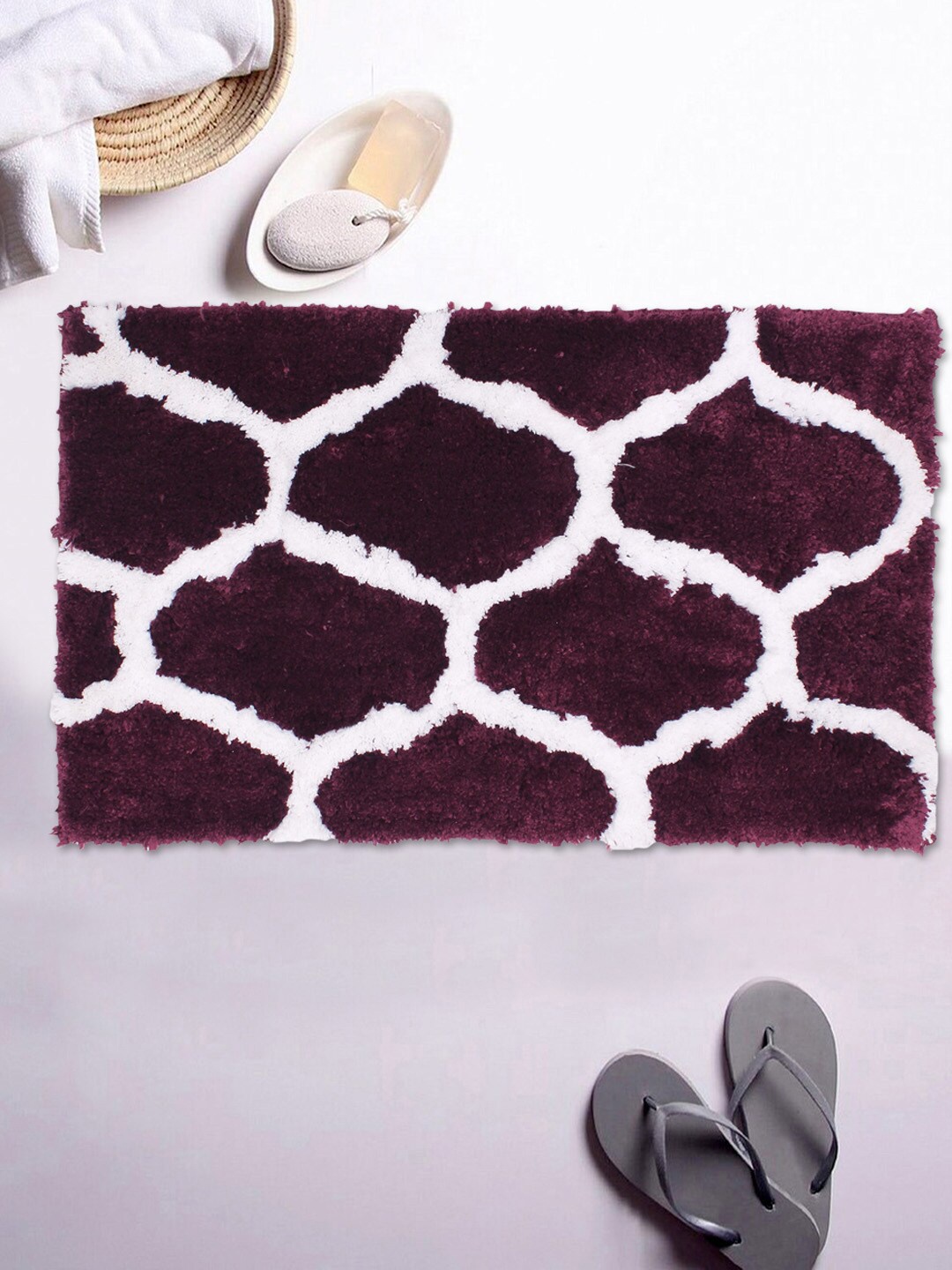 

AVI Living Purple & White Printed 2600 GSM Bath Rug