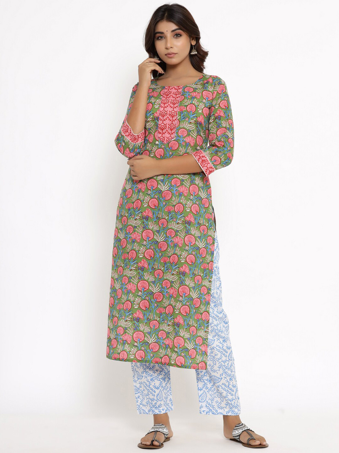

Silai Bunai Women Green Ethnic Motifs Printed Pure Cotton Kurta with Palazzos & With Dupatta