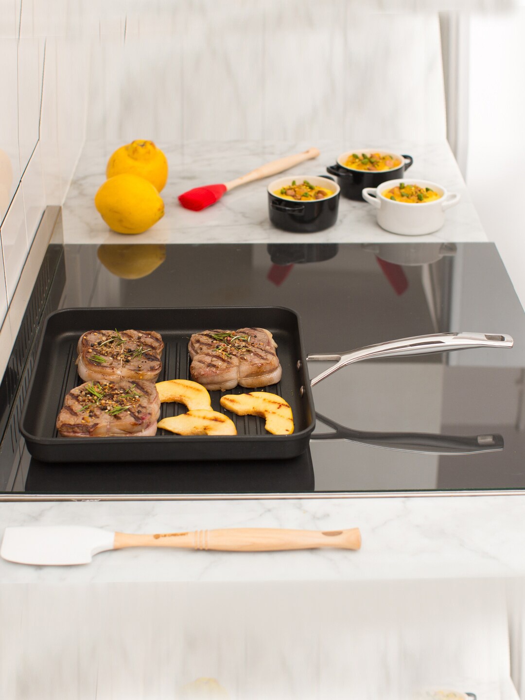 

LE CREUSET Black Solid TNS CA Square Grill