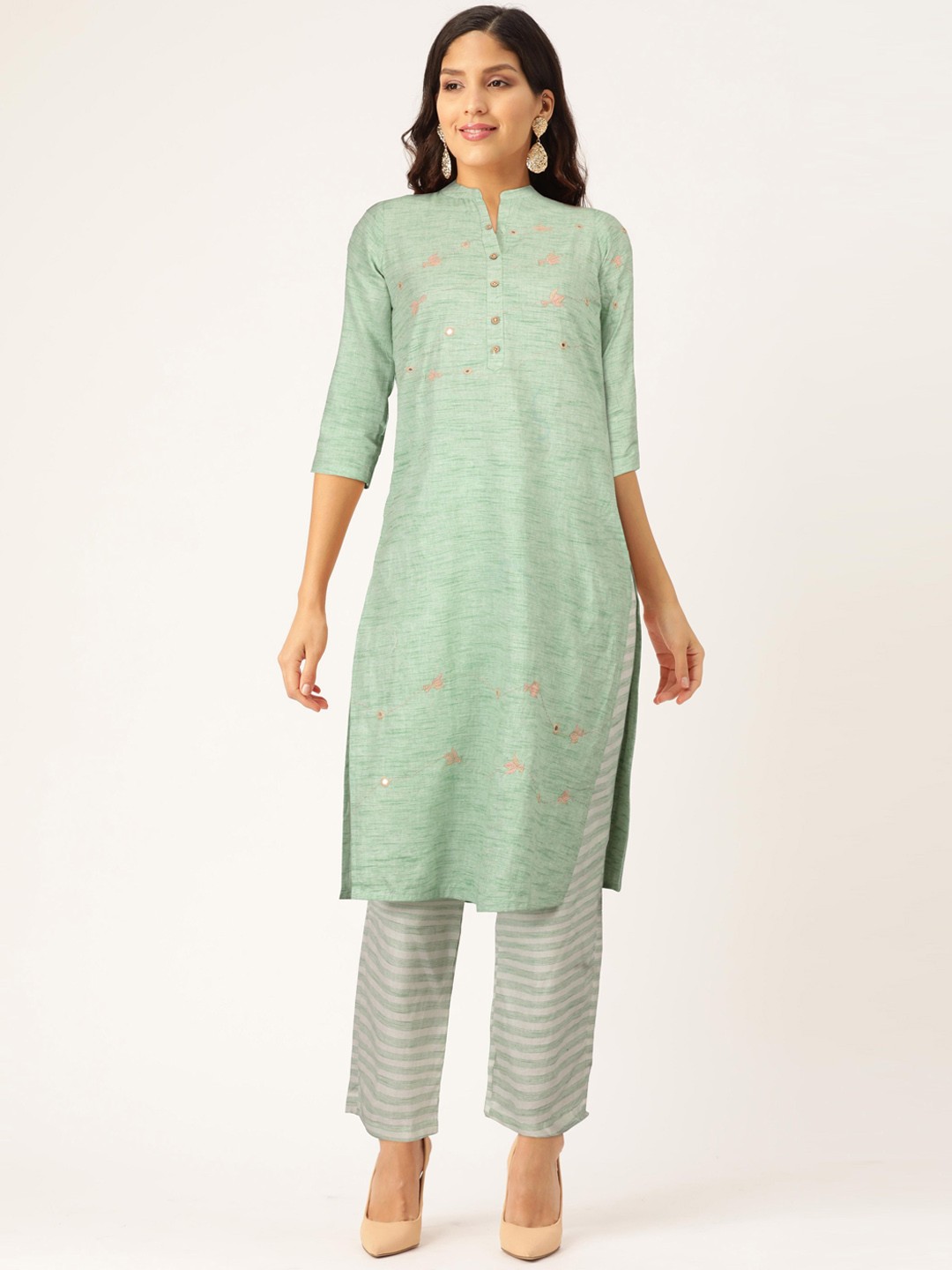 

FLAVIDO Women Green Embroidered Khadi Handloom Kurta