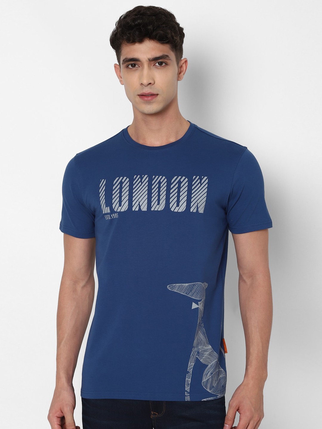 

SIMON CARTER LONDON Men Blue Typography Printed Slim Fit Pure Cotton T-shirt