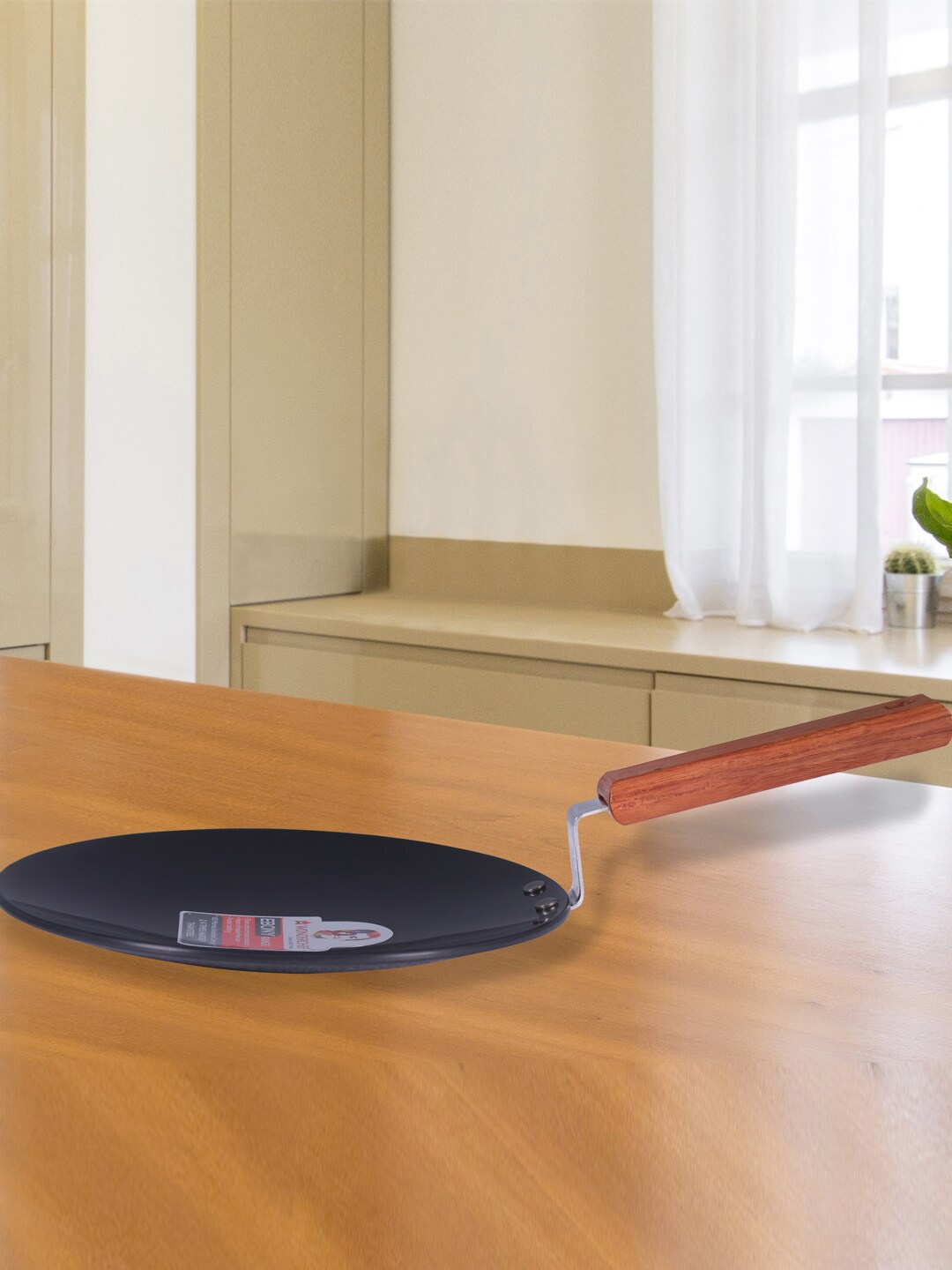 

Wonderchef Black & Brown Aluminium Ebony Roti Tawa
