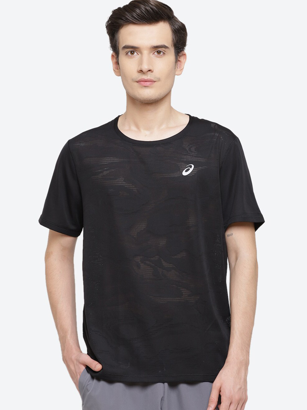 

ASICS Men Black Ventilate T-shirt