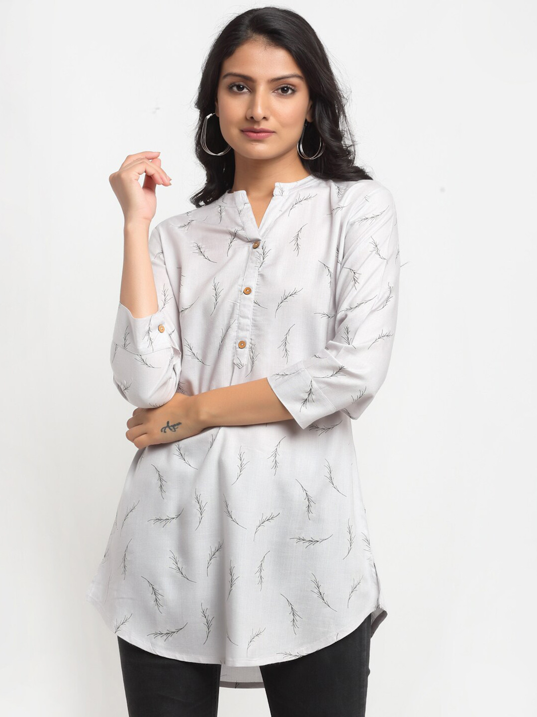 

Aujjessa Grey & Black Botanical Printed Kurti