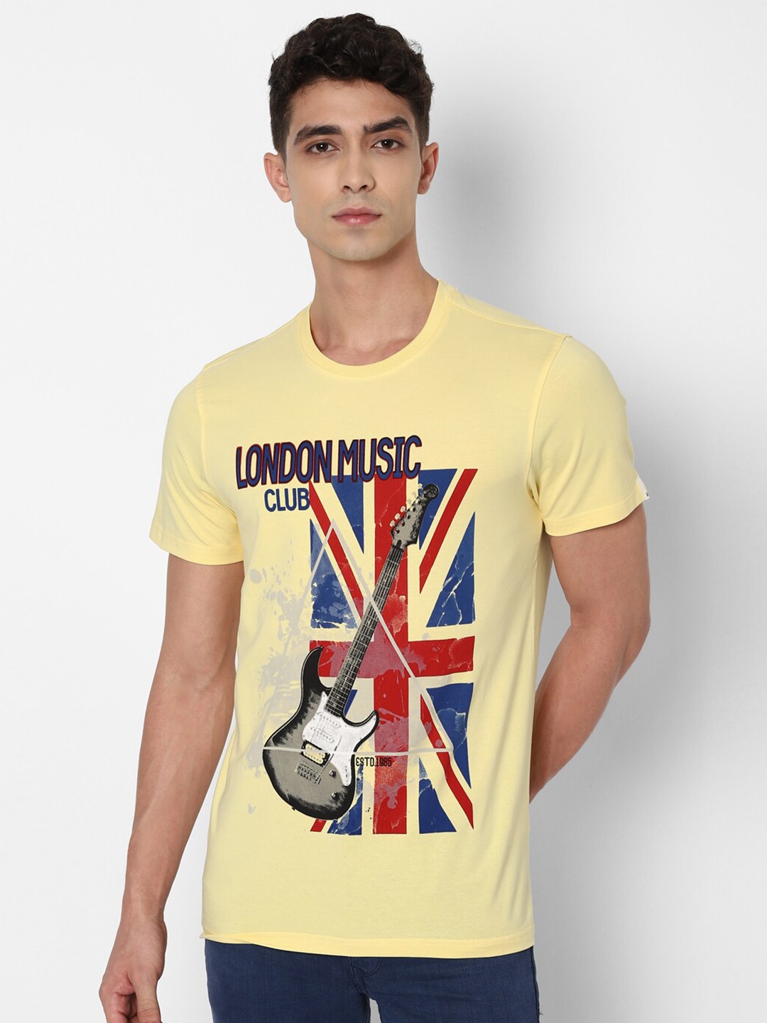 

SIMON CARTER LONDON Men Yellow Printed Slim Fit Pure Cotton T-shirt