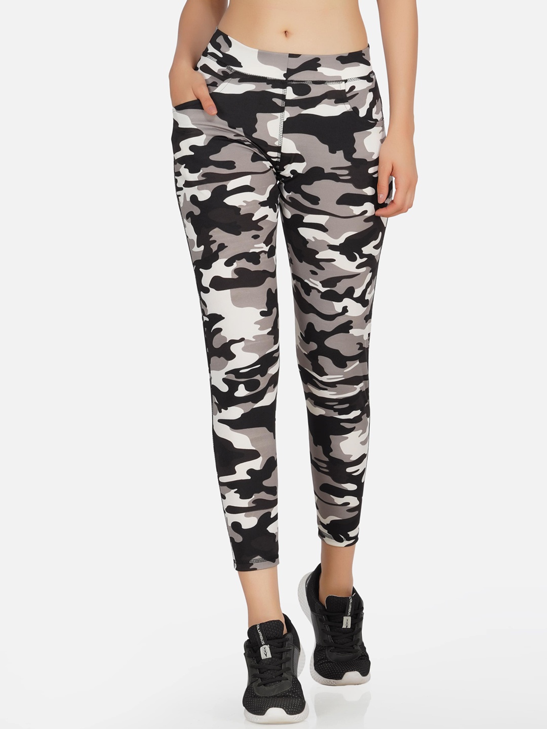 

NEU LOOK FASHION Women Black & Grey Camouflage Printed Slim-Fit Track Pants