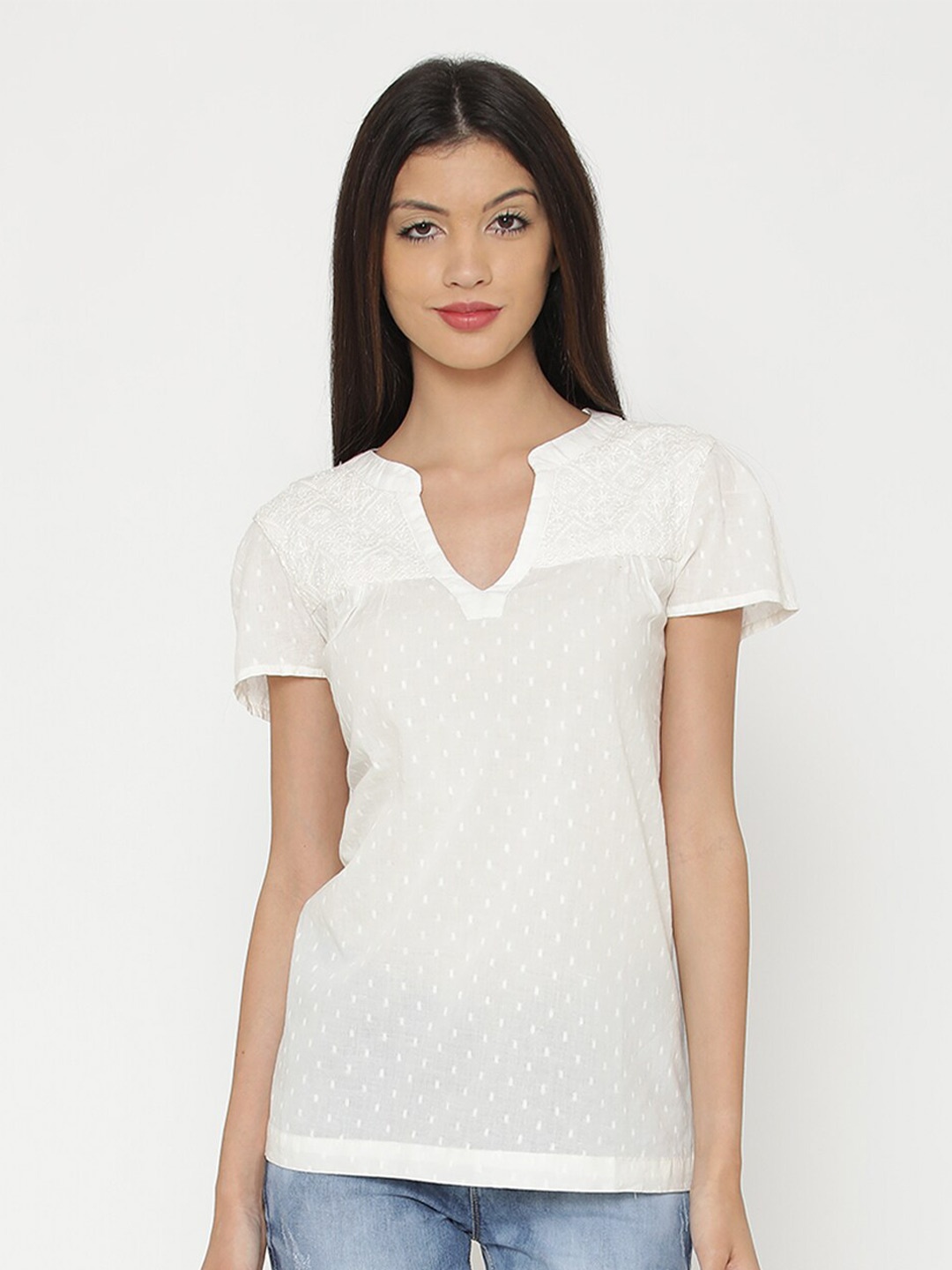 

Yaadleen Off White Chiffon Regular Top