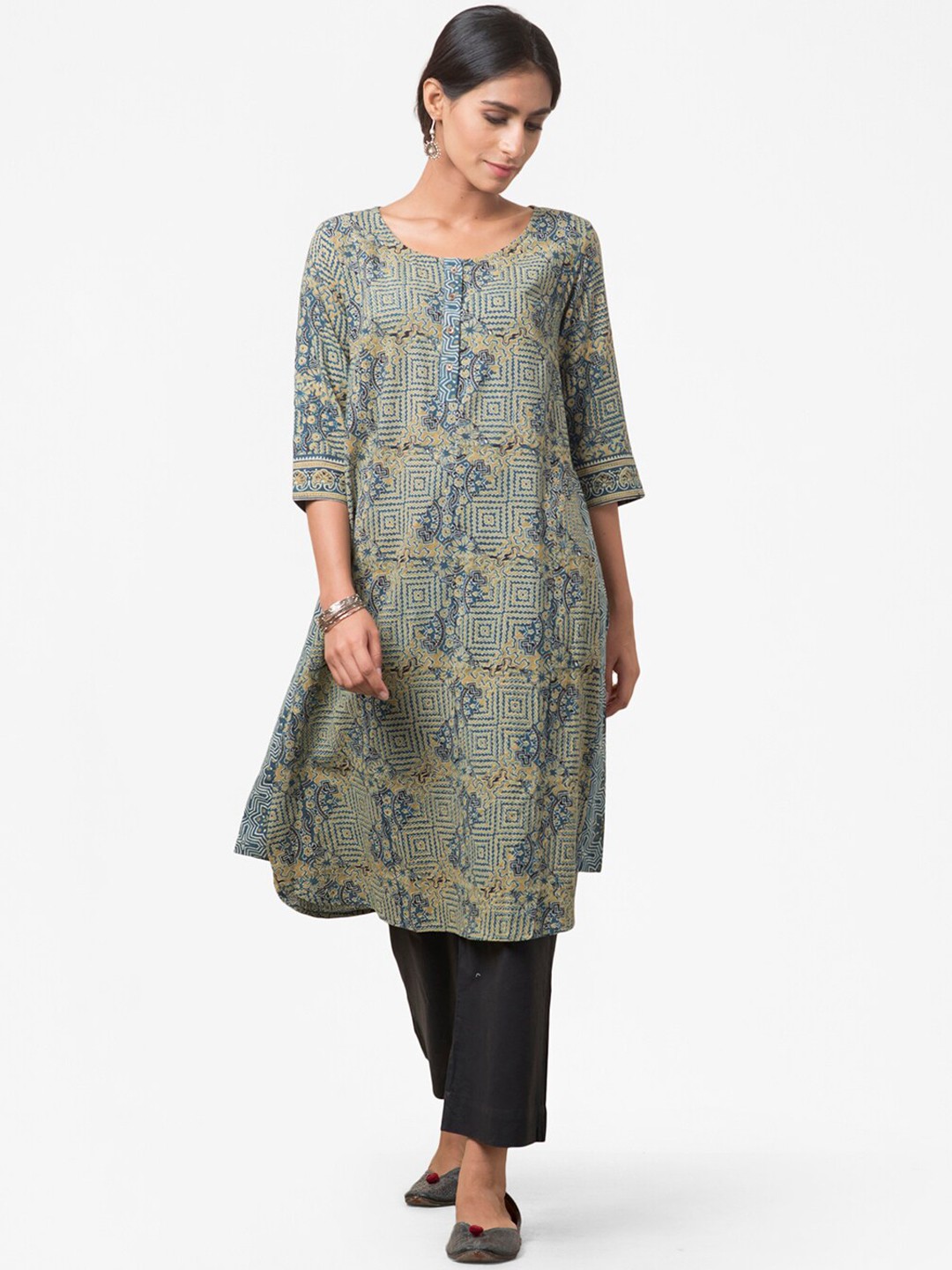 

Fabindia Women Green & Beige Geometric Printed Kurta
